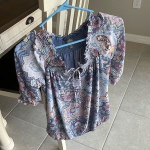 Like new New York & Company dress shirt. From a smoke free and pet free house.